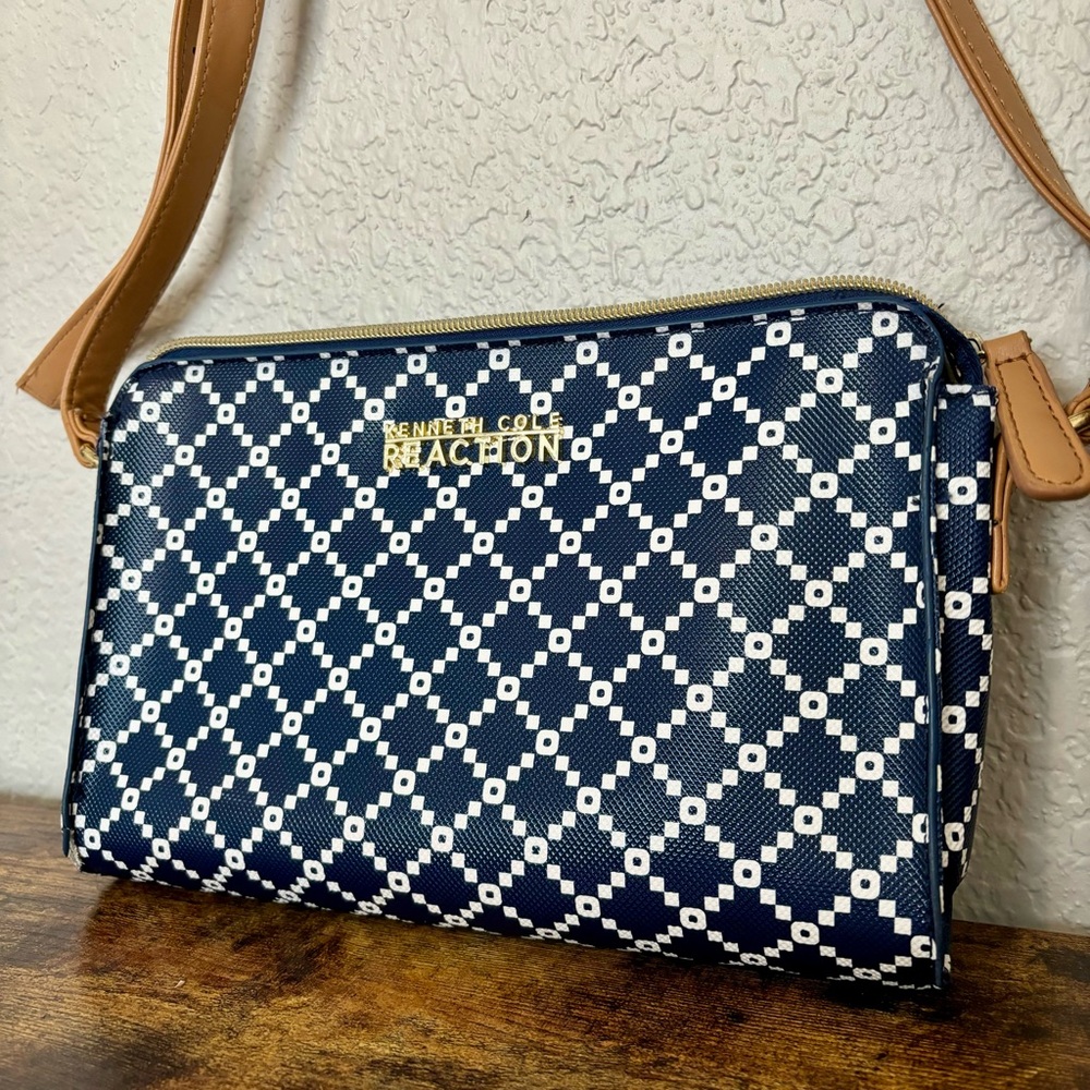 Kenneth Cole Reaction Crossbody Navy Blue Tan White Gold Diamond Pattern